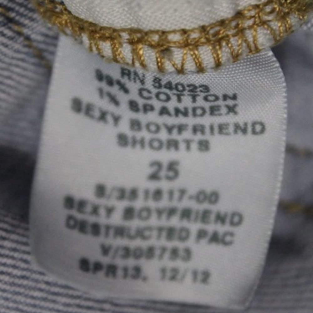 GAP sexy boyfriend destructed lowrise denim shorts(997) - Picture 5 of 10
